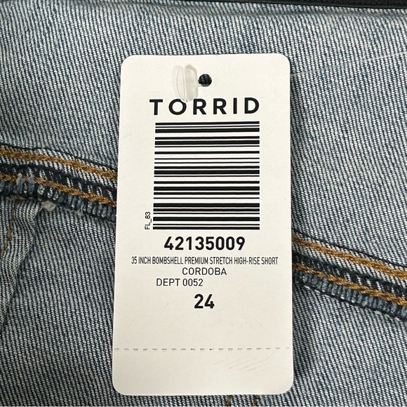 Torrid 3.5” Bombshell Premium Stretch High-Rise Jean Short NWT - Picture 5 of 14